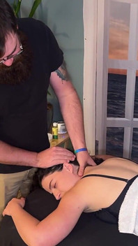 Volles Video - Sinnliche Chat-massage: Stressabbau Von Einem Freund - Cliff Media Productions