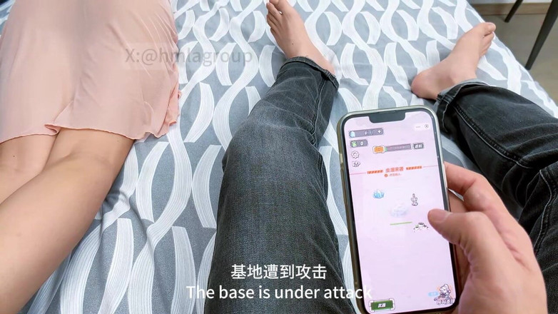 Tia mx: Dziewczyny grają z nimi w gry, a dodatkowe przedmioty są...