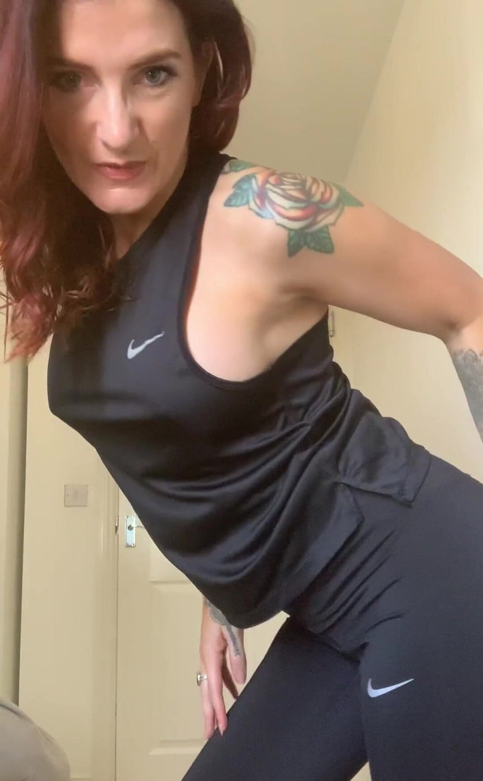 Adreena Winters: Tôi có một bí mật nhỏ cho anh.