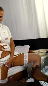 Sexy děvka chce velkého černého ptáka