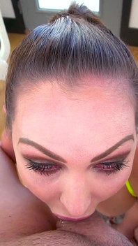 Het tonåring Yasmin Scott POV avsugning deepthroat och sperma sväljer