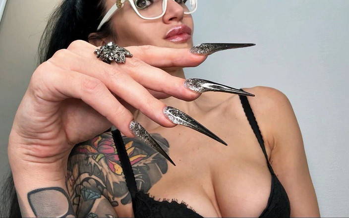 Julia domaina: Cakar Panjang - Bentuk Baru Saya, Kuku Panjang dengan Jari Panjang,...