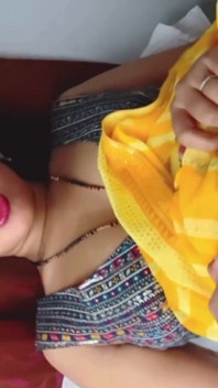 Bulan madu bhabhi Siya India dalam kereta api dengan penumpang pelik
