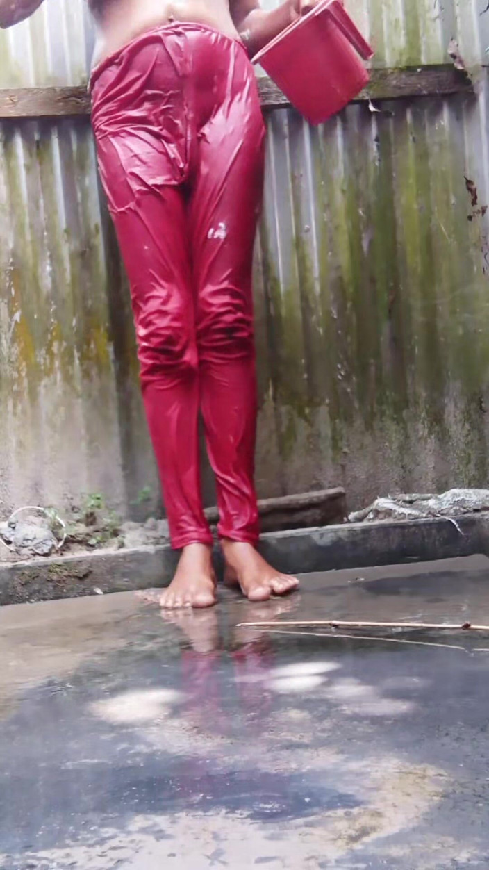 priyastar99: Baldızın seksi duşu