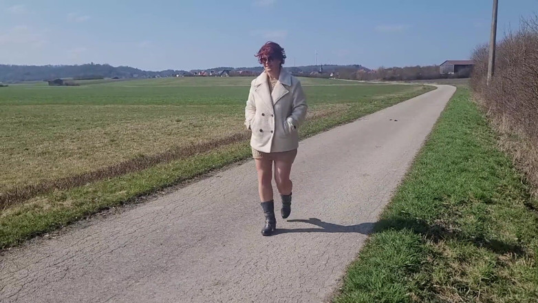 Popp Sylvie: Pussy Juice in Spring