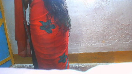 Busty Banuu: 丰满的胸部红色纱丽嫂子被姐夫啪啪啪