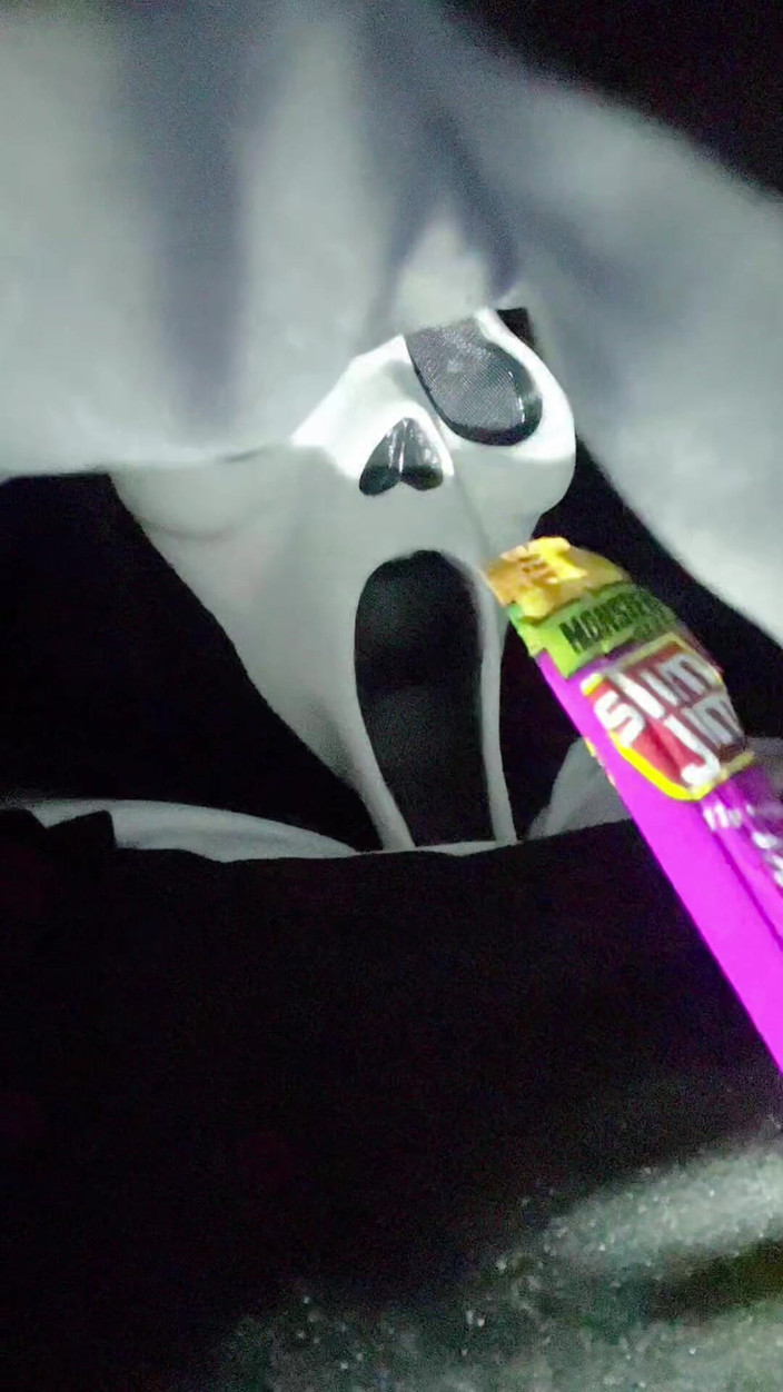 Anye Meshell: 극장에서 따먹히는 고스트페이스!