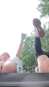 Kencing di dalam trak