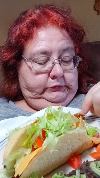BBW nurse Vicki adventures with friends: Ich habe ein großes essen, selbstgedrehtes taco-abendessen