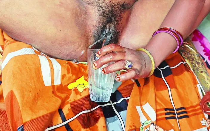 Bangala bhabhi: Desi Village Bhabhi Piss Taste