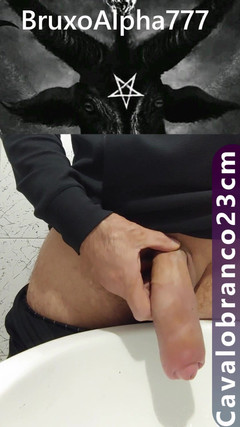 BruxoAlpha777: İşeme ve sopayla alkışlama