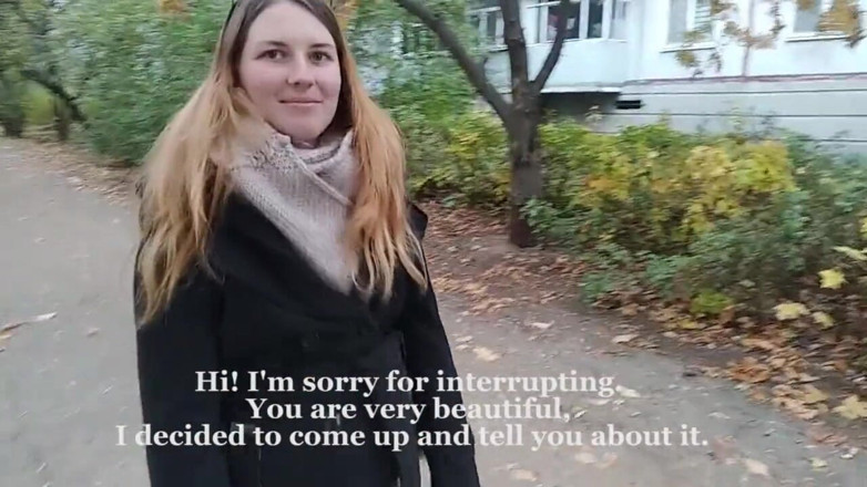 SweetAndFlow: Follada a una chica universitaria en la entrada