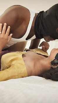 Harika, una ragazza telugu naibor ragazzo in un hotel Oyo che scopa in duro e completo