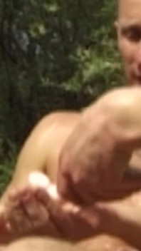 Göt Intensive_ sahne 1_muscular twink çift ormanda götlerinin tadını çıkarıyor
