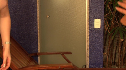 Wonder Shemale: Înconjurat de pulă transsexuală