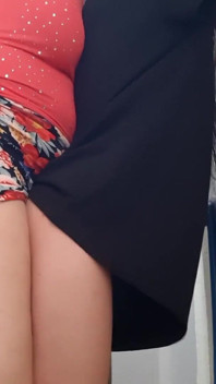 Mi novia milf me inmoviló duro contra la pared y me folló duro