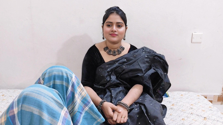 Your-Eshita: Vacker indisk Bhabhi med Devor romantisk elegant sex njutning video.