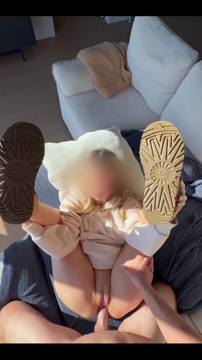 AvaZev: Mein Mund Und Meine Muschi Lieben Es, Warme Umarmungen Zu...