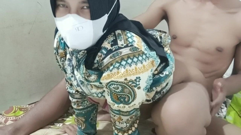 Rania: एक शिक्षक छात्रों के साथ बातचीत करता है