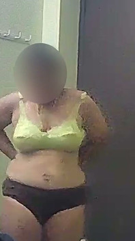 Po kąpieli sukienka zmienia seksowną Bhabhi