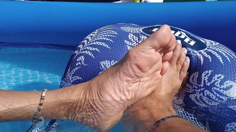 Midsouth Foot Fetish: 我可以把我的脚放在你的旁边