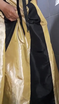 Masturbasi masturbasi malam gaun dengan gaun suut satin gold