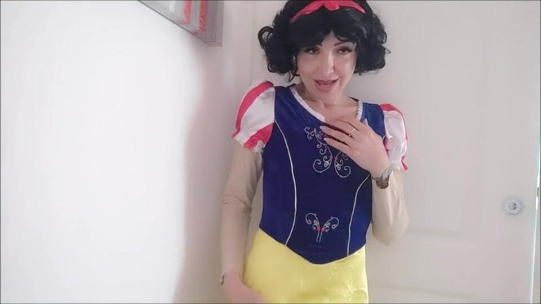 savannahamatoriale: Cosplay di snowhite molto caldo