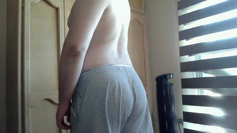 Himbo_Fox: Muscular Stud Flexes and Shows off