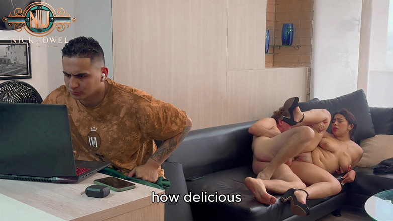 NickJowel: Šukám manželku svého kamaráda, zatímco on pracuje na počítači