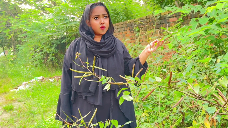 Aria Mia: Awek muslim bertudung dari hutan - seks luar