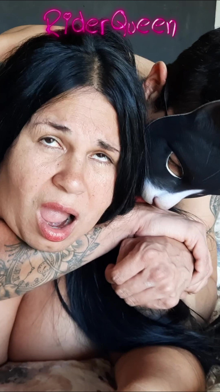 Only Riderqueen BBW Step Mom Latina Alone: Riderqueen Fucked, Video's voor fans en volgers