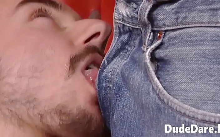 DudeDare: Construction workers making out and masturbating erotically