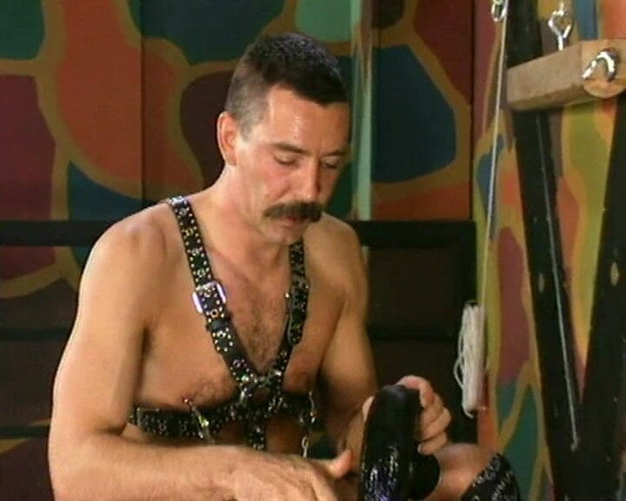 90s Gay VIntage Rough: लम्बे लंड वाले लड़के को गंभीर लंड चुसाई की जरूरत है #5