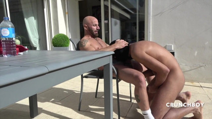 Interracial porn sex: Aymeric Devilel bị cremapied bởi XXL con cu đen kín đáo