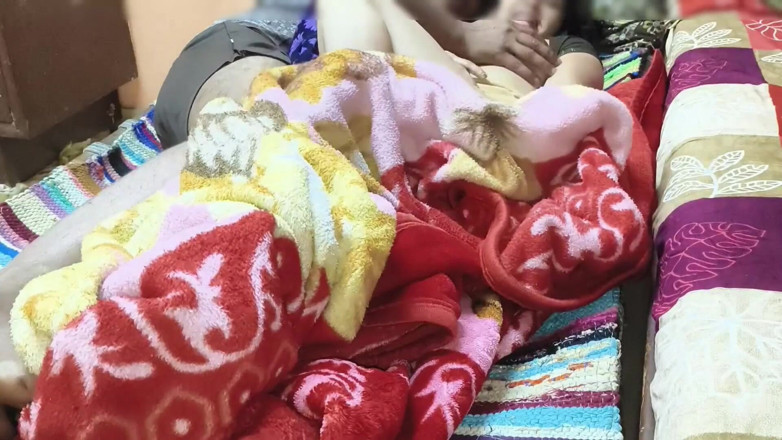 Janvibhabhii: Indiancă desi Masala hard closeup futând un videoclip porno