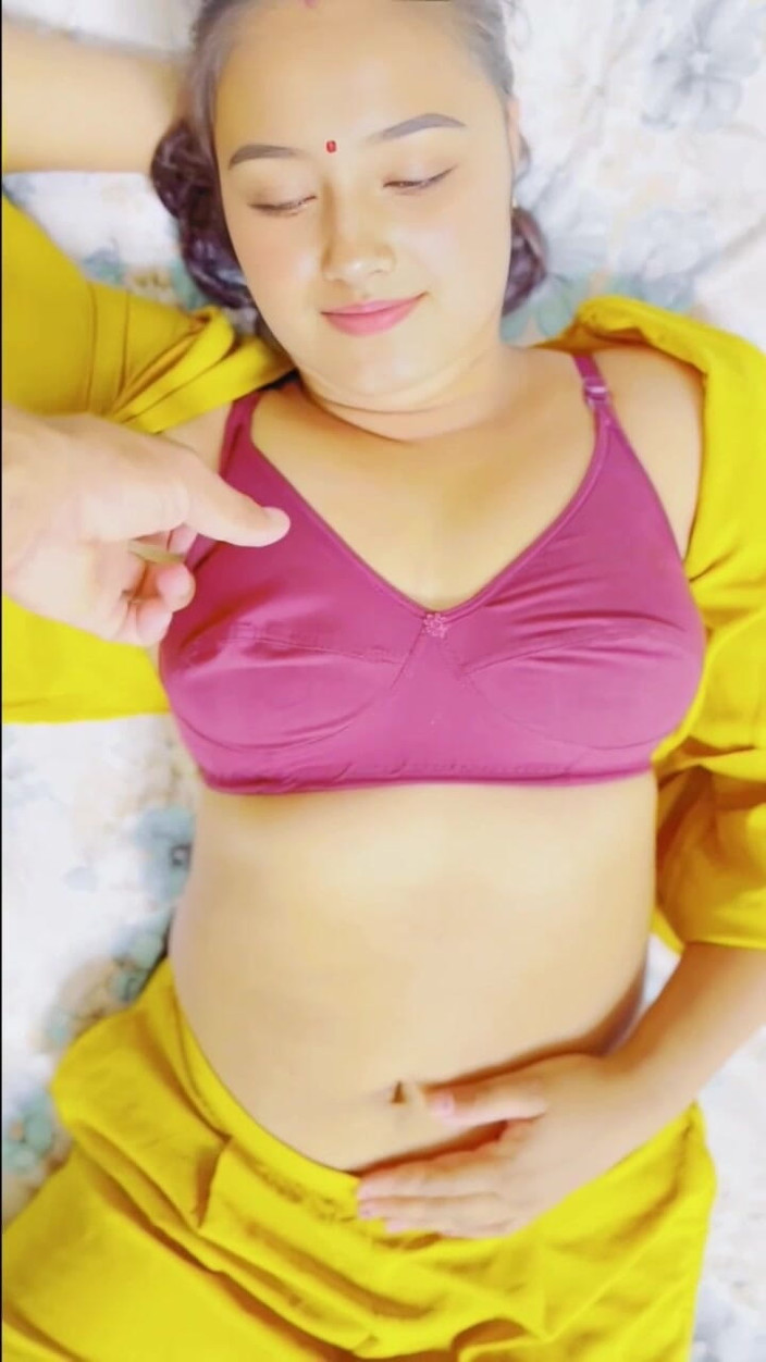 Lust Suman: Gadis remaja imut pertama kali ngentot memek abang tirinya, memek...