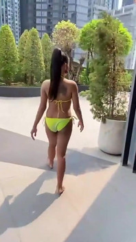 Johntronx - Foda sensacional na piscina com uma garota asiática amadora sensacional
