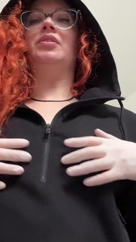 Gloved - madura serial executrix tem você em seu pov