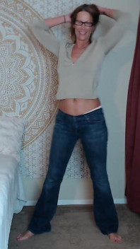 Provocante in jeans aderenti blu