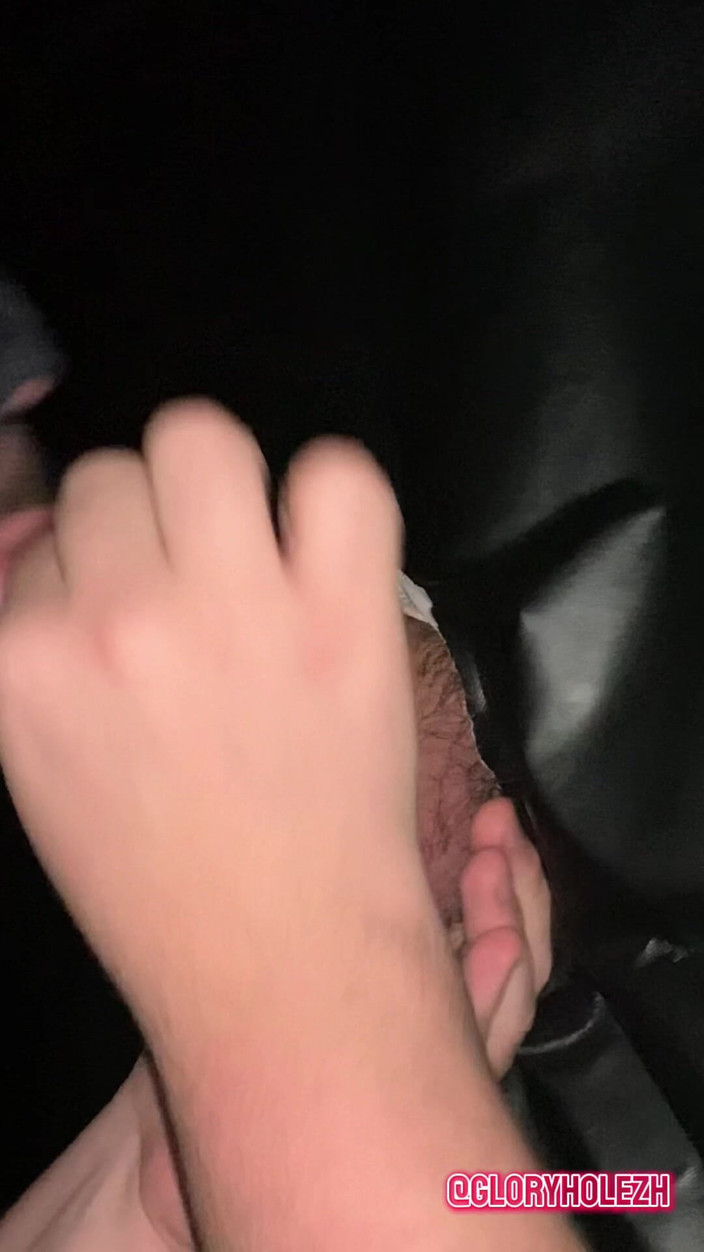 gloryholezh: 22 jahre alter fußballspieler bekommt nach dem training seinen ersten...