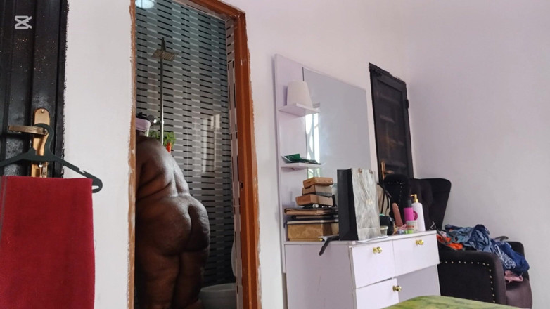 Mara Exotic: Ebony bbw milf koupelna Shenanigans