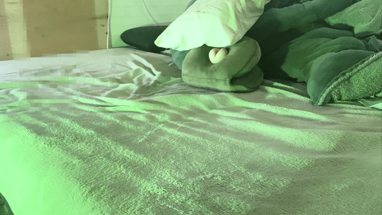 Manpicdeathmatch: Pillow Humping
