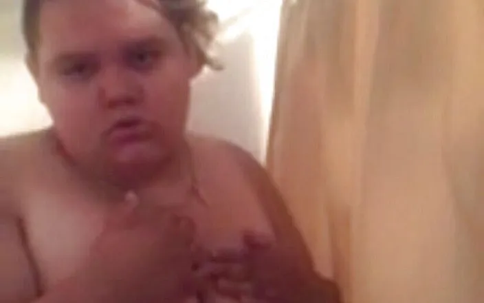 Bobbi Jo: Shower with me