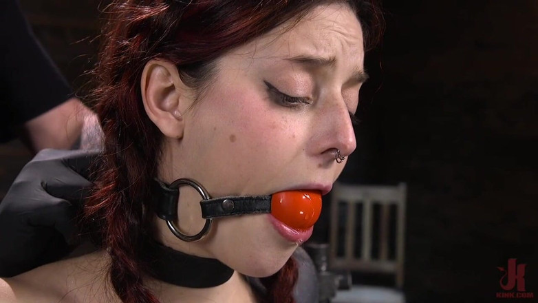 Kink: Kamera hasarı: bir kötü kadın için ilk kez işkence