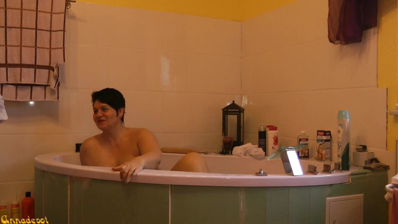 Anna Devot: Annadevot - Lunchtime fucking in bathtub