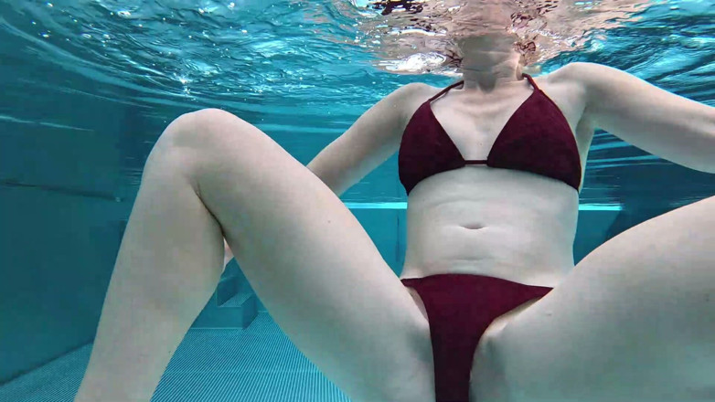 steffigeil: Swam a Bit in the Pool and Played with the...