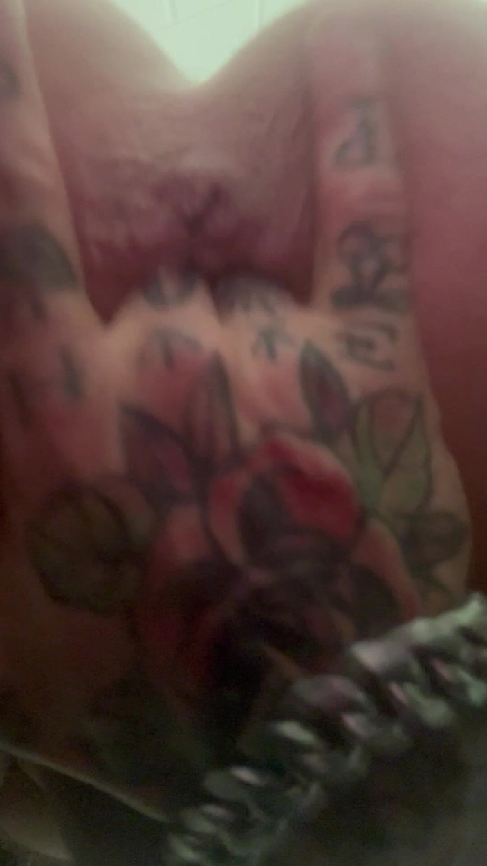 Lost Leo productions: Pepek lelaki selamba