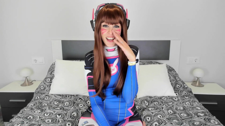 Candystart Videos: Cosplay Dva Joi și Sph