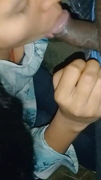 Nacht-blowjob Im Tiefen Wald, Wo Niemand Kommt