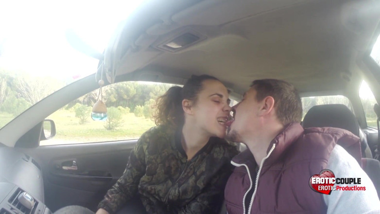 Erotic Couple Productios: Ignacio Santos y Laura en el auto